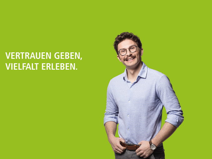 Abgebildet ist ein kbo-Arzt und der Spruch: "Vertrauen geben, Vielfalt erleben."