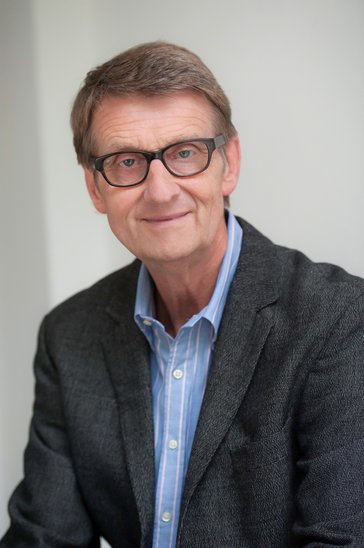 Porträtfoto von Dr. Michael Welschehold