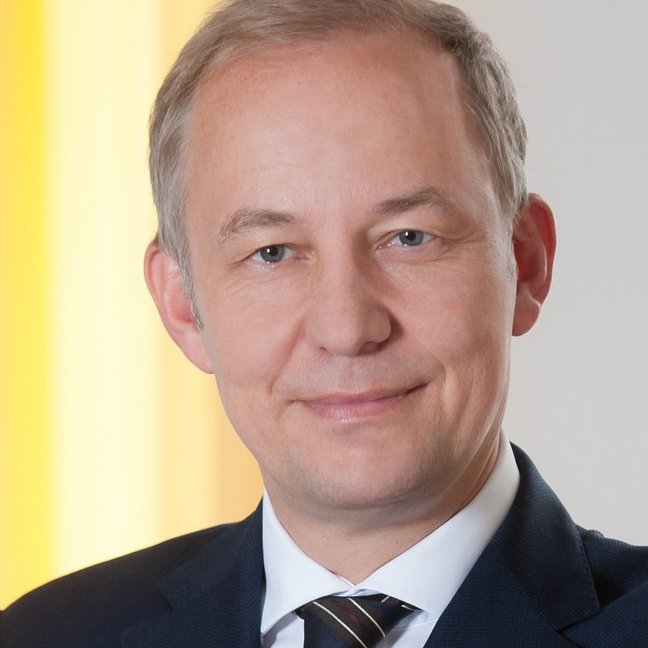 Auf dem Bild abgebildet ist Prof. Dr. Zwanzger, Ärztlicher Direktor am kbo-Inn-Salzach-Klinikum Wasserburg am Inn.