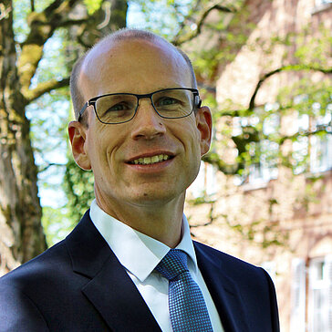 Abgebildet ist Dr. Karsten Jens Adamski, Geschäftsführer des kbo-Inn-Salzach-Klinikums.